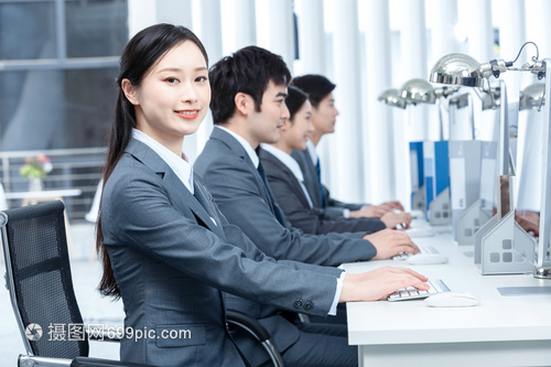 商務(wù)服務(wù) 為商務(wù)人士團(tuán)隊(duì)賦能，驅(qū)動(dòng)企業(yè)卓越運(yùn)營